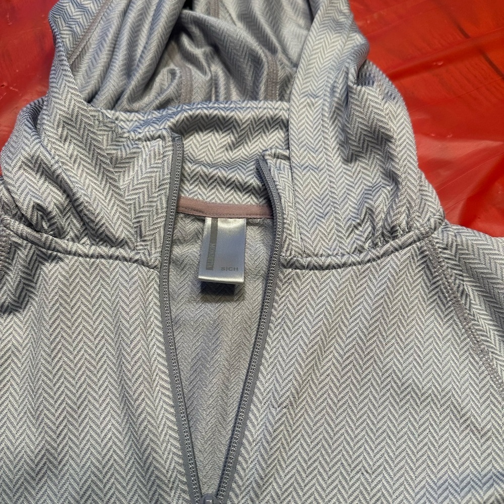 Mondetta Gray Herringbone Women's Sweater
